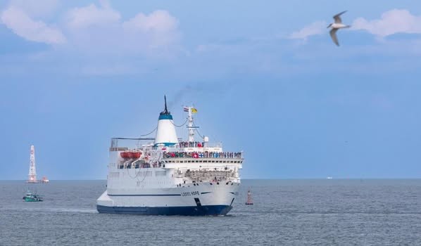 مشكاة نور ونيو بلان يقدمان العرض الفني "مصر الحضارة" للترحيب بطاقم السفينة والزائرين