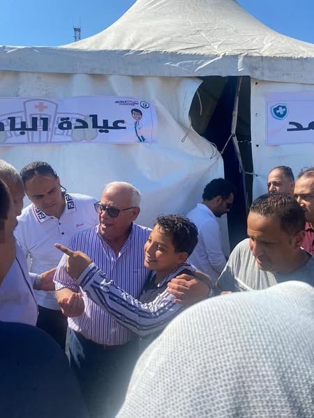 اللواء عادل الغضبان محافظ بورسعيد يفتتح قافلة مؤسسة مشكاة نور الطبية بمصاحبة اللواء محمد الزملوط محافظ الوادي الجديد.