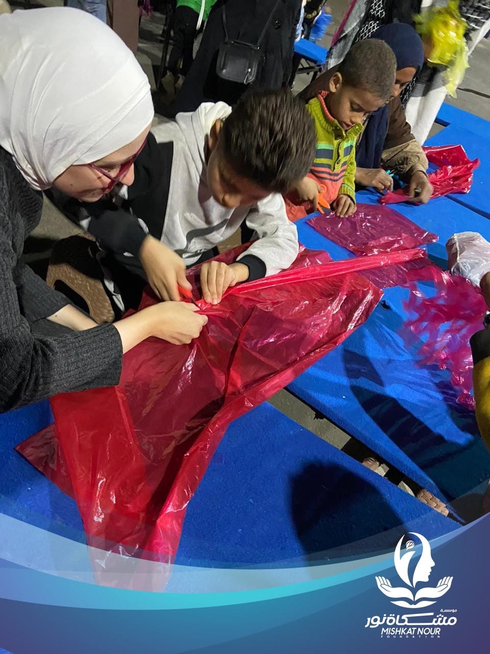 أهالي حي الضواحي يشاركون مؤسسة مشكاة نور الاحتفال بقدوم شهر رمضان