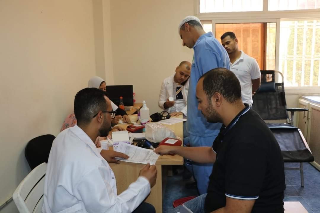 مؤسسة مشكاة نور تبدأ تنظيم حملات للتبرع بالدم في المصانع لدعم أهل غزة