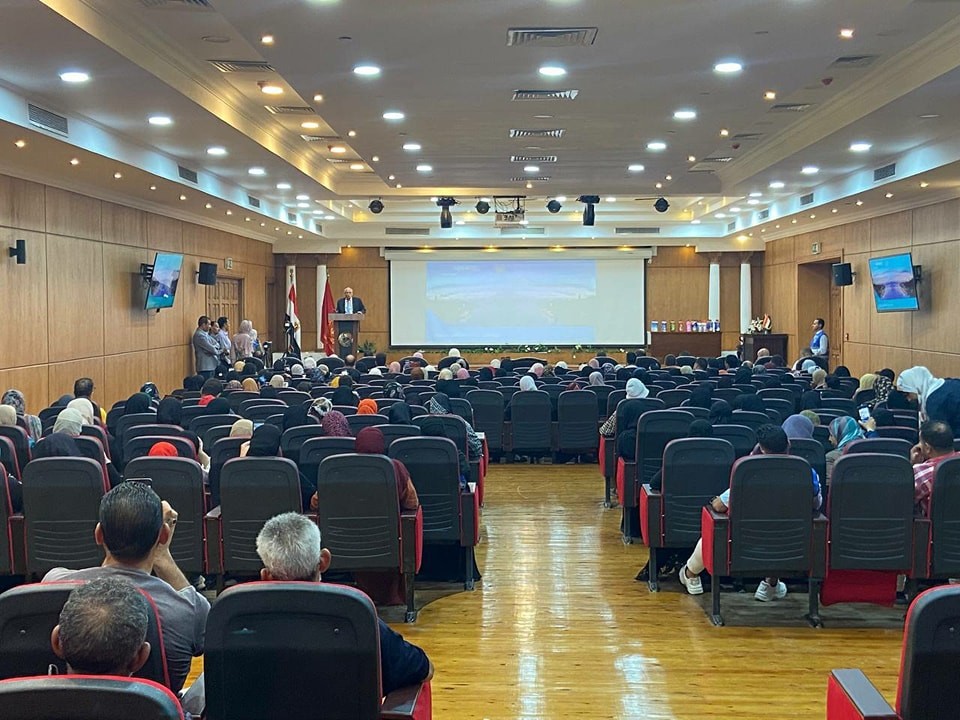 محافظة بورسعيد ومؤسسة مشكاة نور في المؤتمر التاسع لحل مشكلات الأُسر الأولى بالرعاية