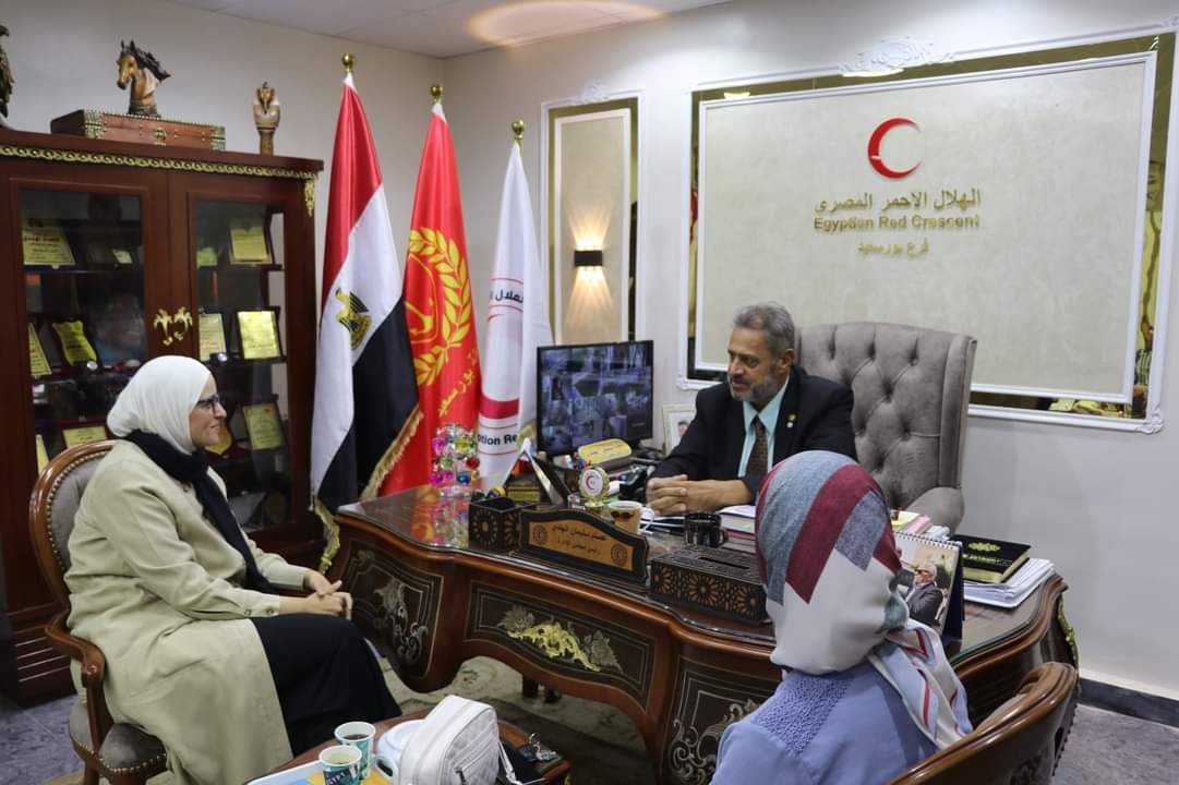 الدكتورة نور الهدى الجمّال تشهد توقيع بروتوكول تعاون بين مؤسسة مشكاة نور والهلال الأحمر المصري