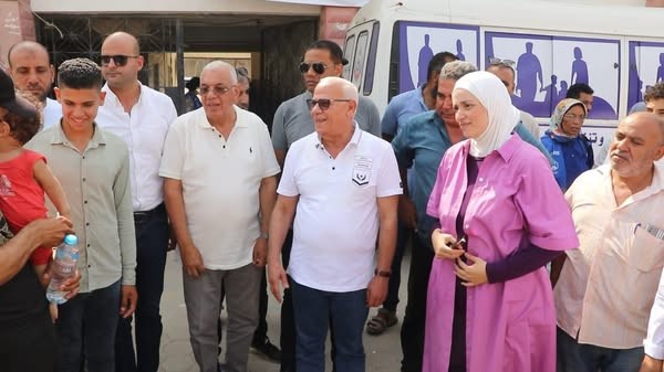 اللواء عادل الغضبان يفتتح قافلة مؤسسة مشكاة نور الطبية الثالثة بقرية أم خلف جنوب بورسعيد