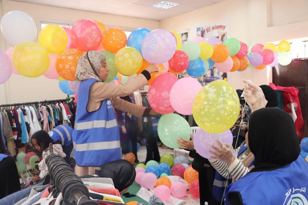 اللواء عادل الغضبان يحضر إفطار سفرة مشكاة نور مع أكثر من 2500 ضيف من الأُسر التي ترعاها المؤسسة.. ويشهد تصنيع طن كعك وبسكويت بمناسبة العيد.